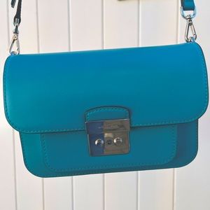 Bradshaw Medium Leather Messenger Bag - Turquoise Excellent like new condition.
